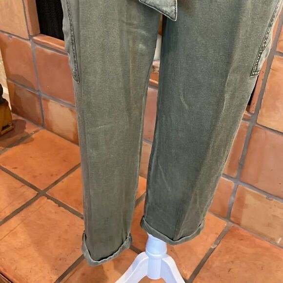 Free People olive green Summer’s Over cropped cargo pants, 2! - Picture 3 of 8